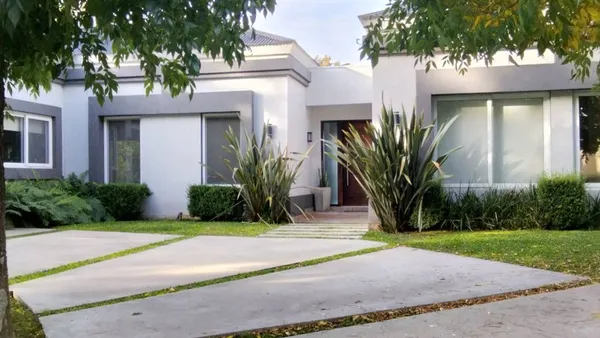 Casa en Avenida Gaona 0