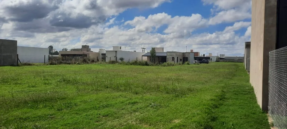 Lote en Pablo Neruda 3100