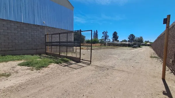 Lote en Arturo Gonzalez y Lateral Acceso Este S/N