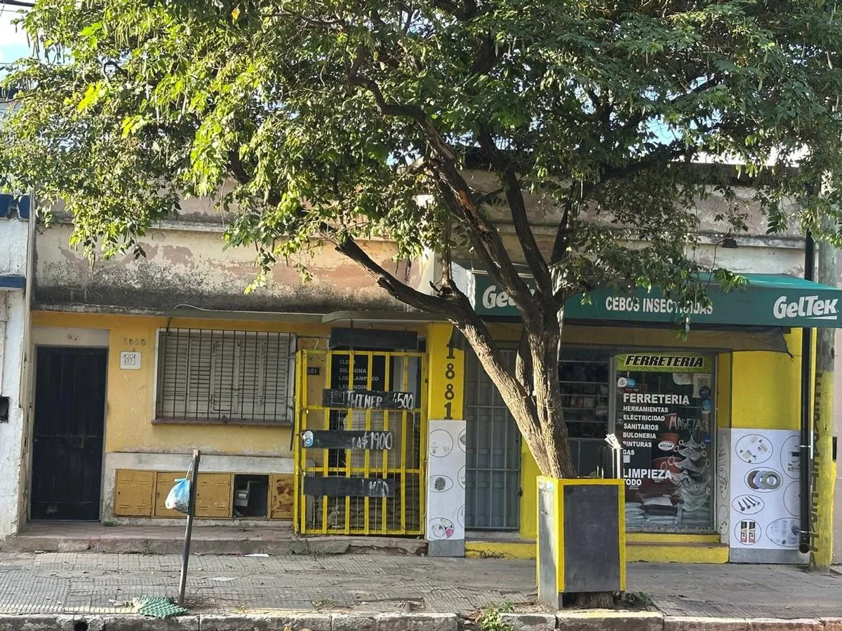 Local Comercial en Agustín Garzón 1800