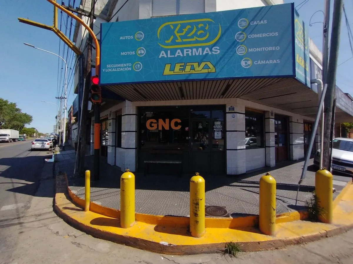 Local Comercial en Avenida Crisólogo Larralde 1300