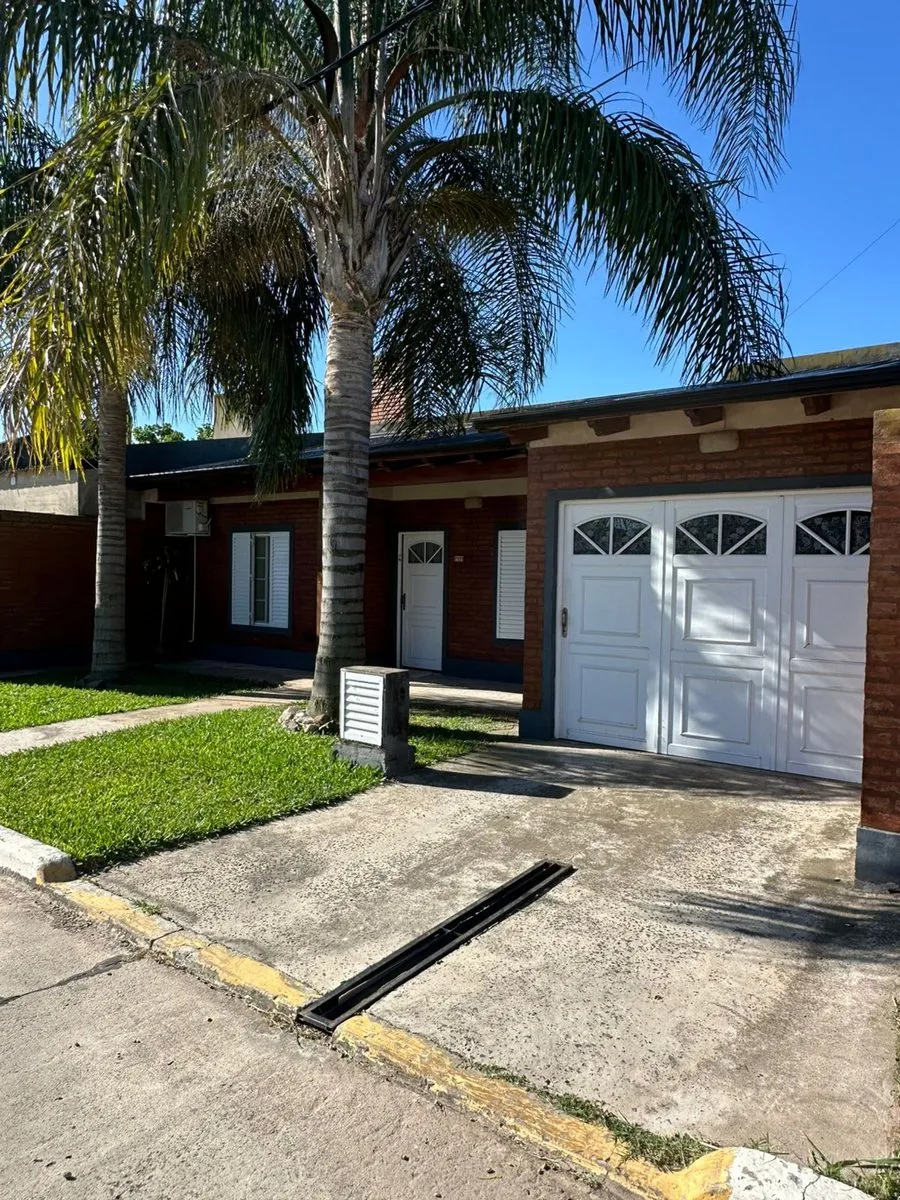 Casa en Hipolito Irigoyen 1600