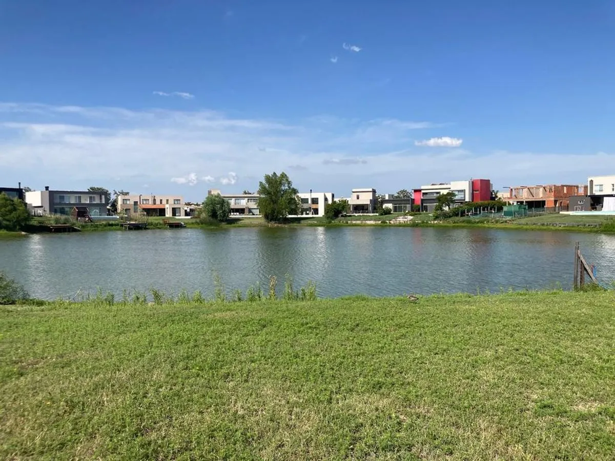 Lote en Libertad 300