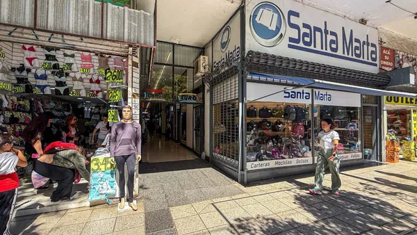 Local Comercial en Avenida Pedro Luro 3000
