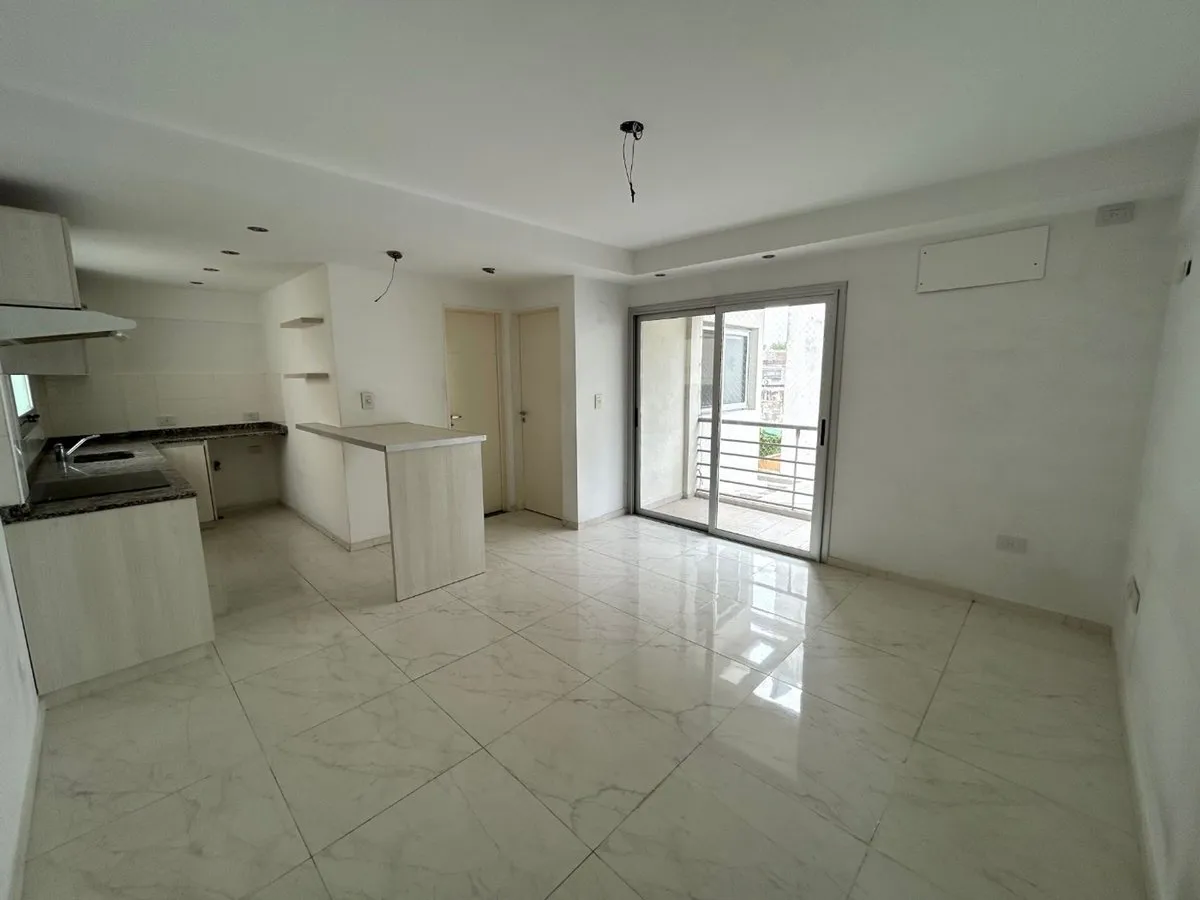 Departamento en Almirante Guillermo Brown 200