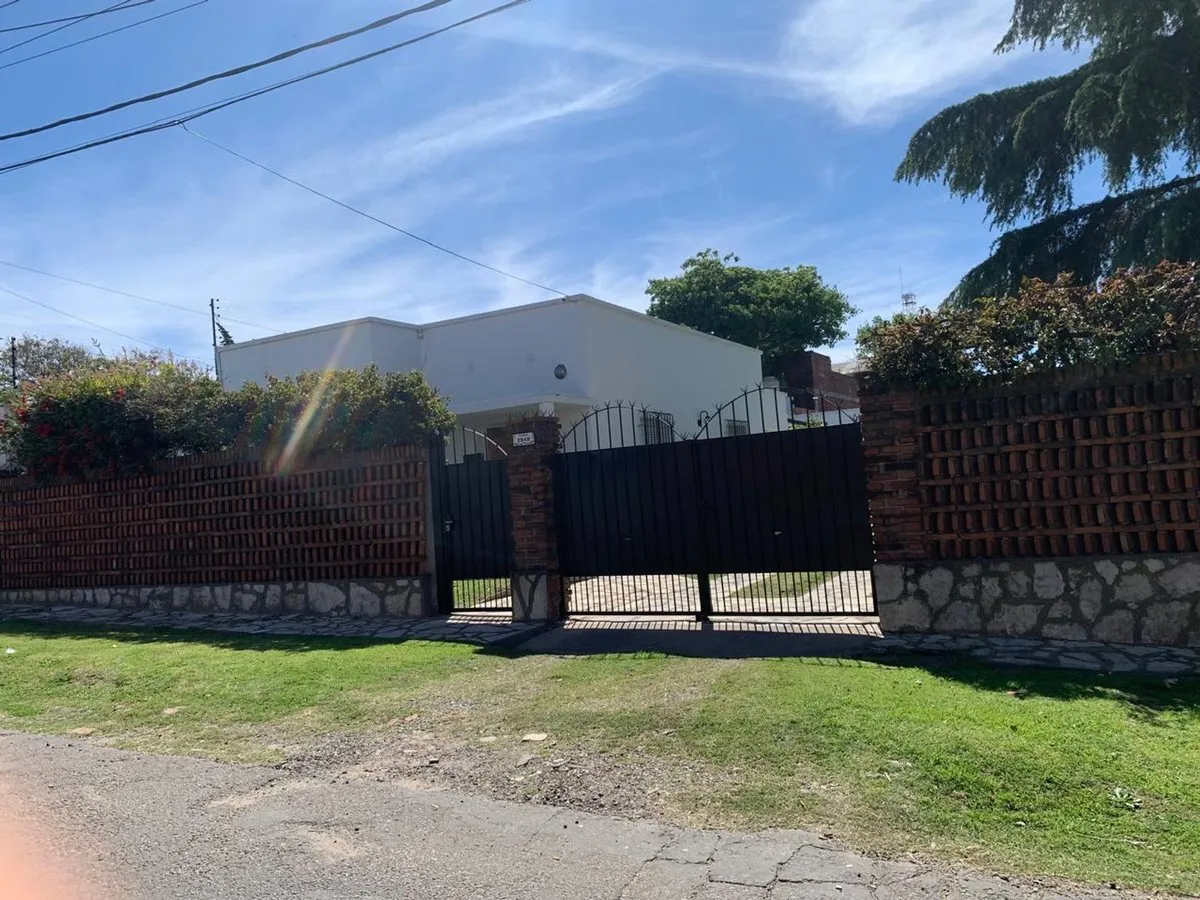 Quinta en Federico Ozanam 2900