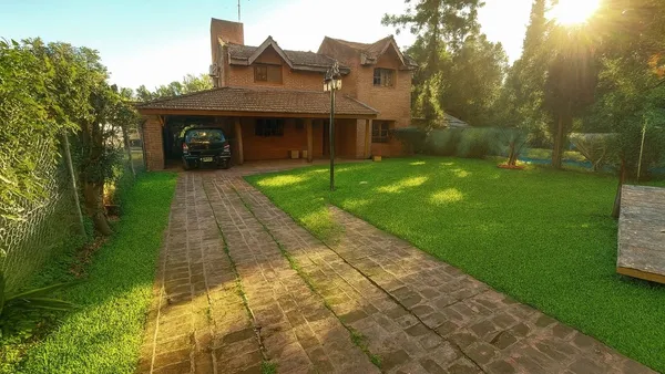 Casa en Cesareo B. de Quirós 4100