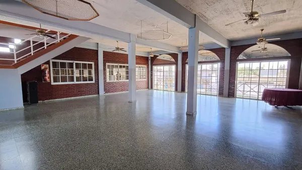 Local Comercial en Avenida Croacia 700