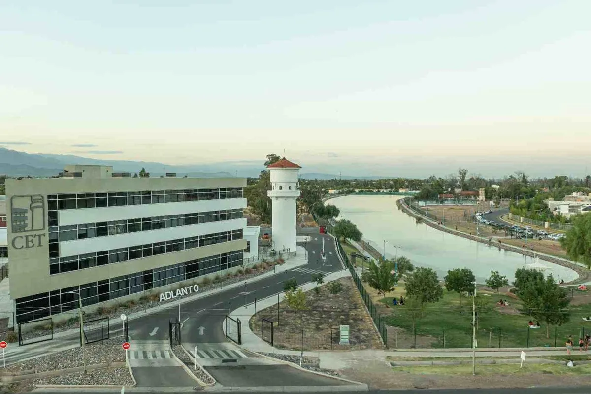 Local Comercial en Rawson 2600