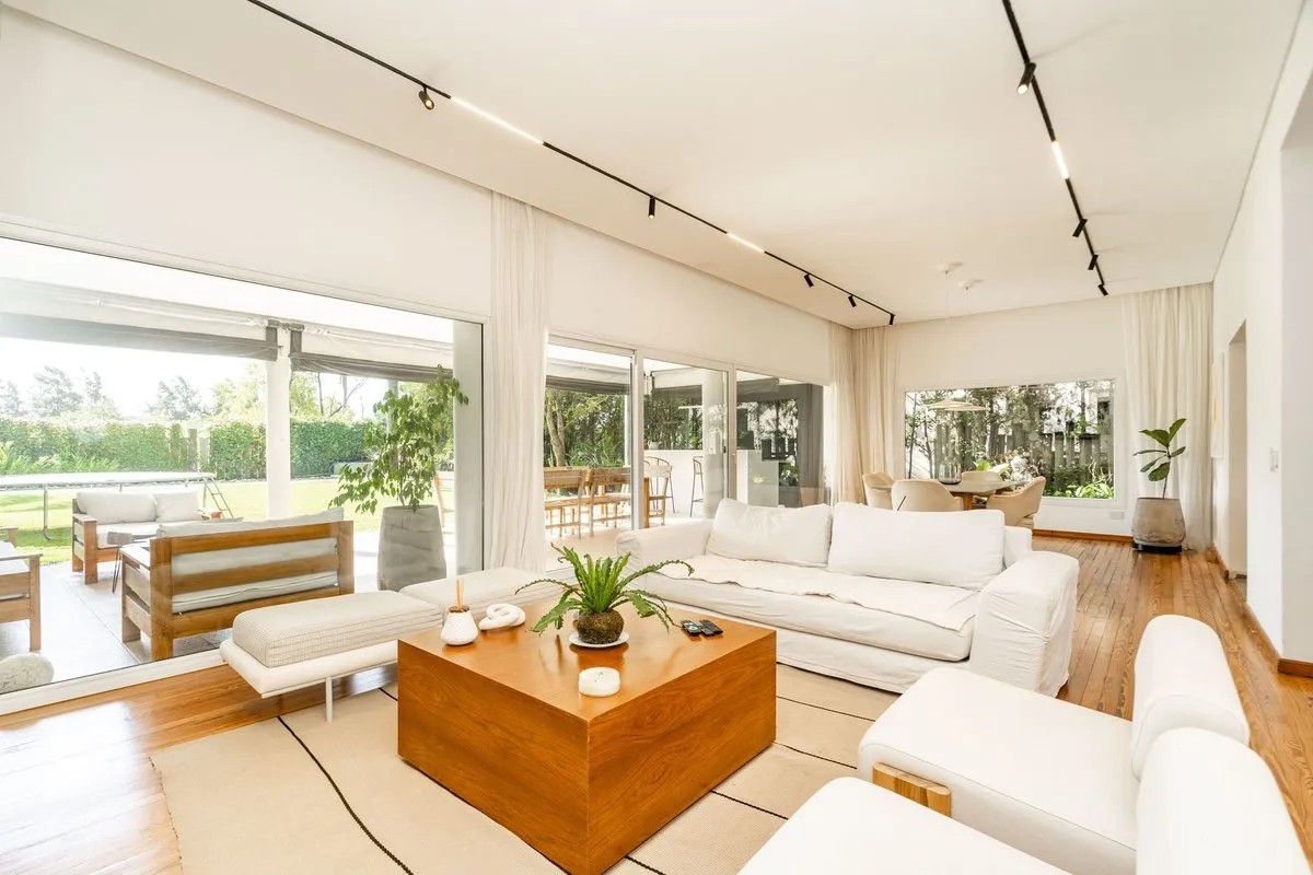 Casa en Avenida Santa María de Las Conchas 6600