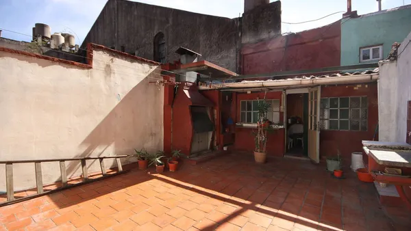 P H en Avenida Juan de Garay 2400