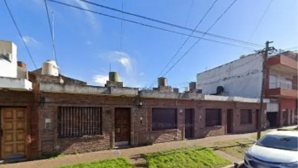 P H en Cerrito 1600