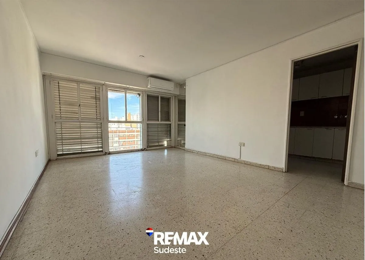 Departamento en Sarmiento 200