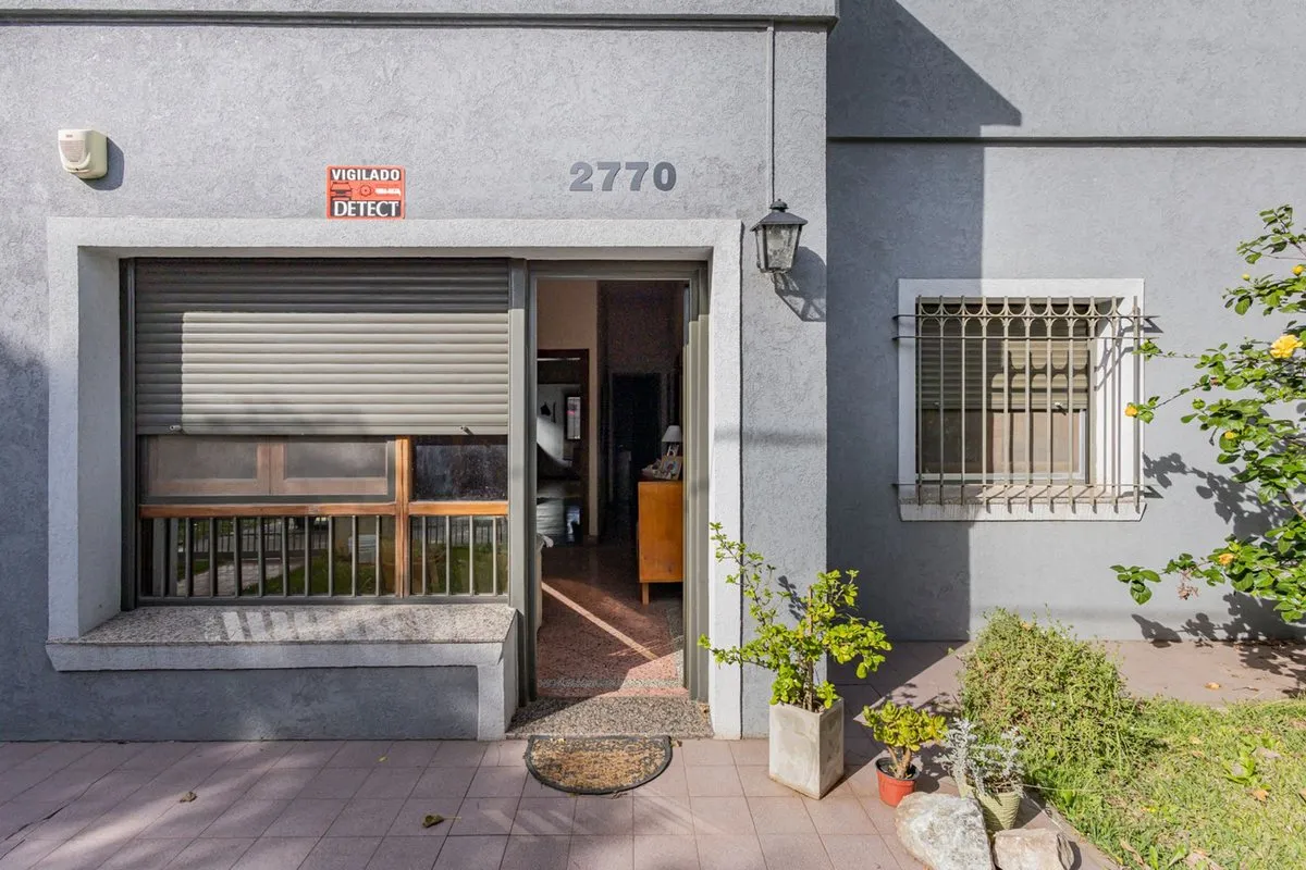 Casa en 60 E/ 150 y 151 2700