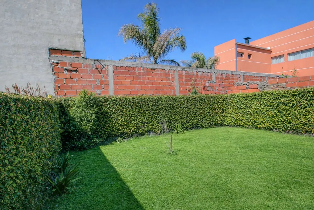 Casa en 76 Entre 30 y 31 1700