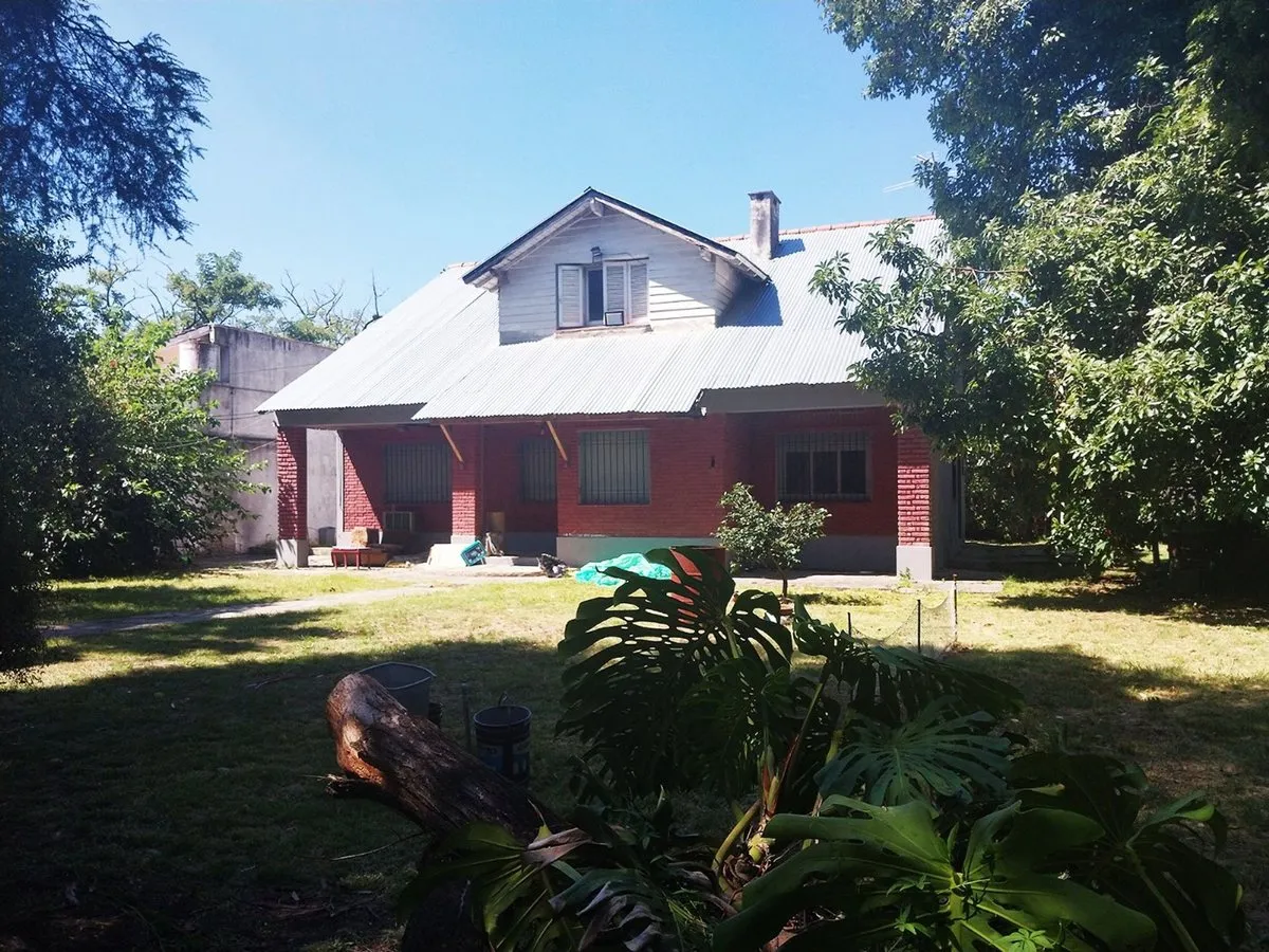 Casa en Hipólito Bouchard 600