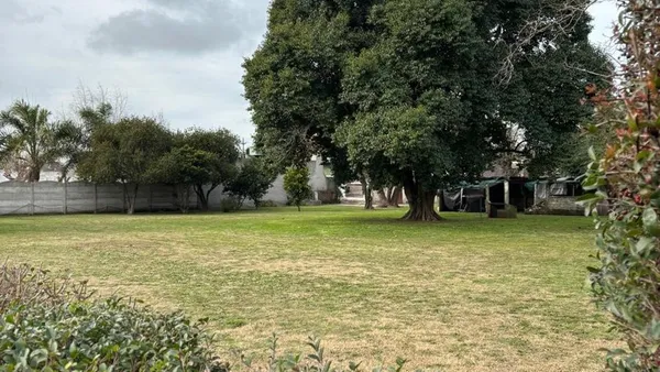 Lote en Calle 24 (ex Hipólito Irigoyen) Entre 135 y 139 Navarro S/N