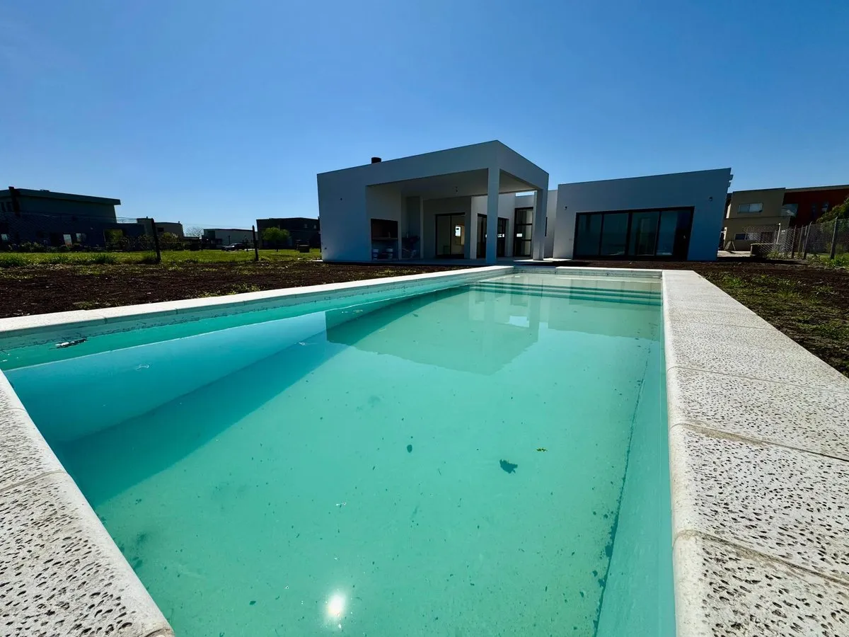 Casa en Area 8 100