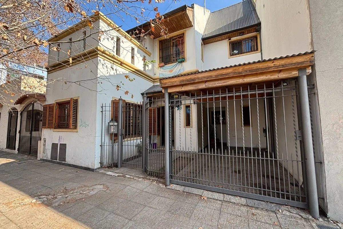 Casa en Viamonte 300