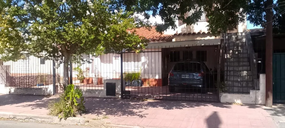 Casa en Almirante Brown 1300