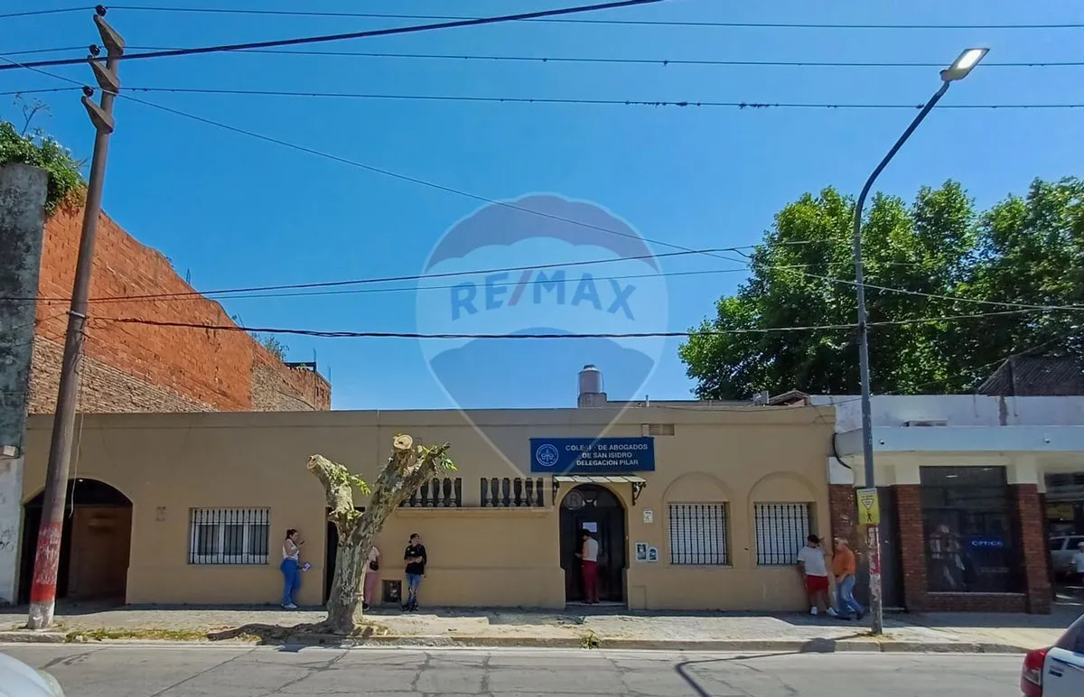 Oficina en Independencia 700