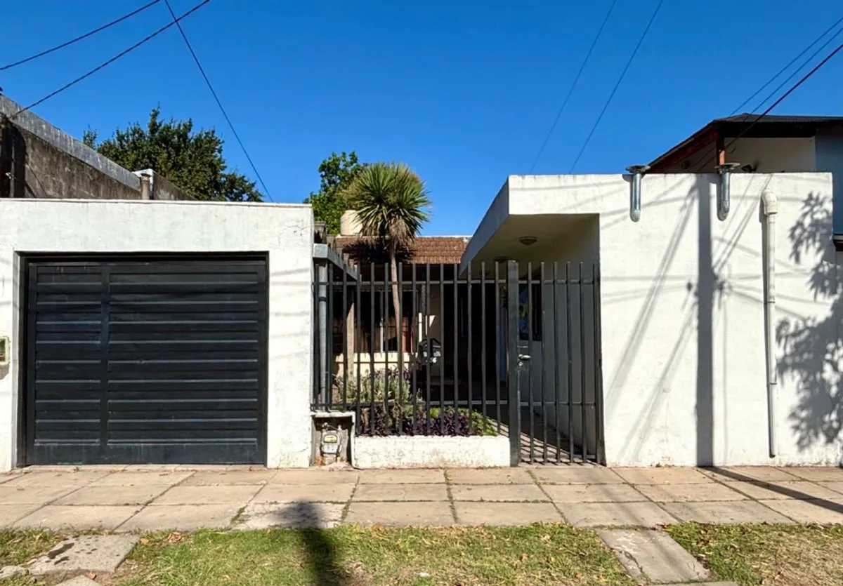 Casa en General Mariano Necochea 500