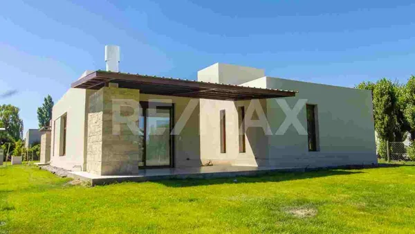 Casa en Manuel Sargento Bejarano 2400