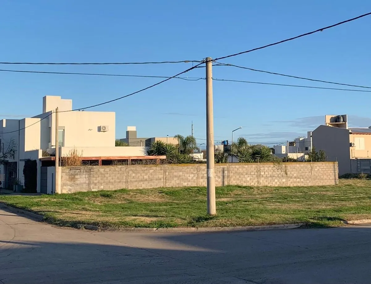 Lote en Amincton y Camarero S/N