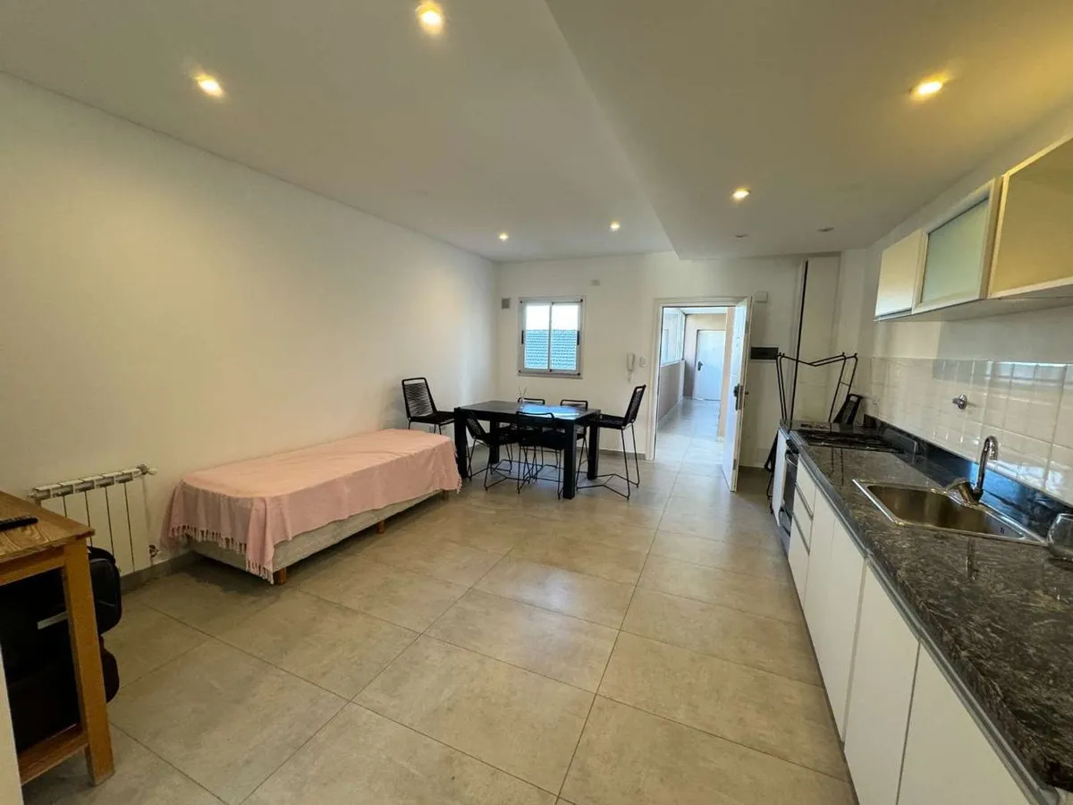 Departamento en Lavalle 200