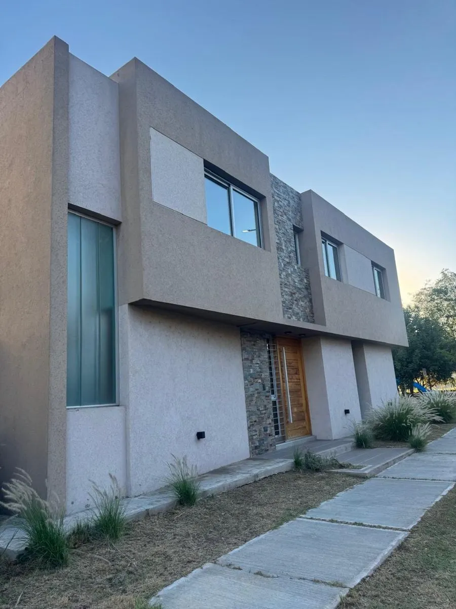 Casa en . 5000