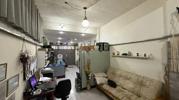 Local Comercial en Luis María Campos 4600