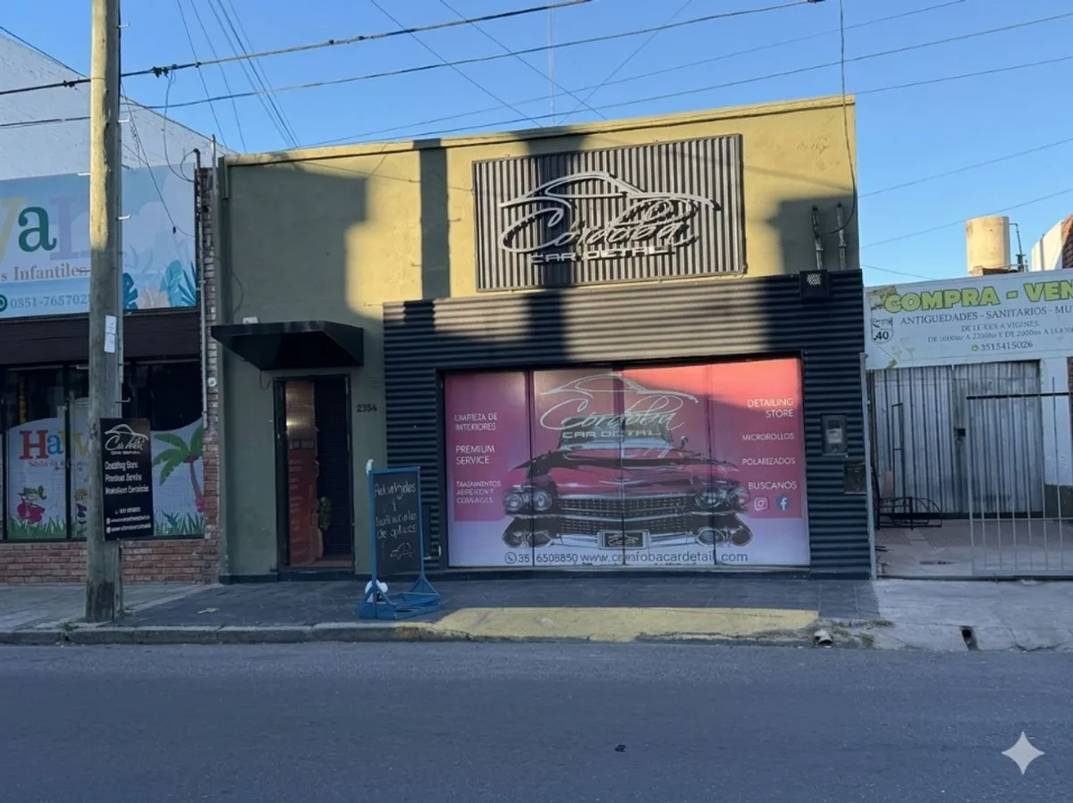 Local Comercial en Agustín Garzón 2500
