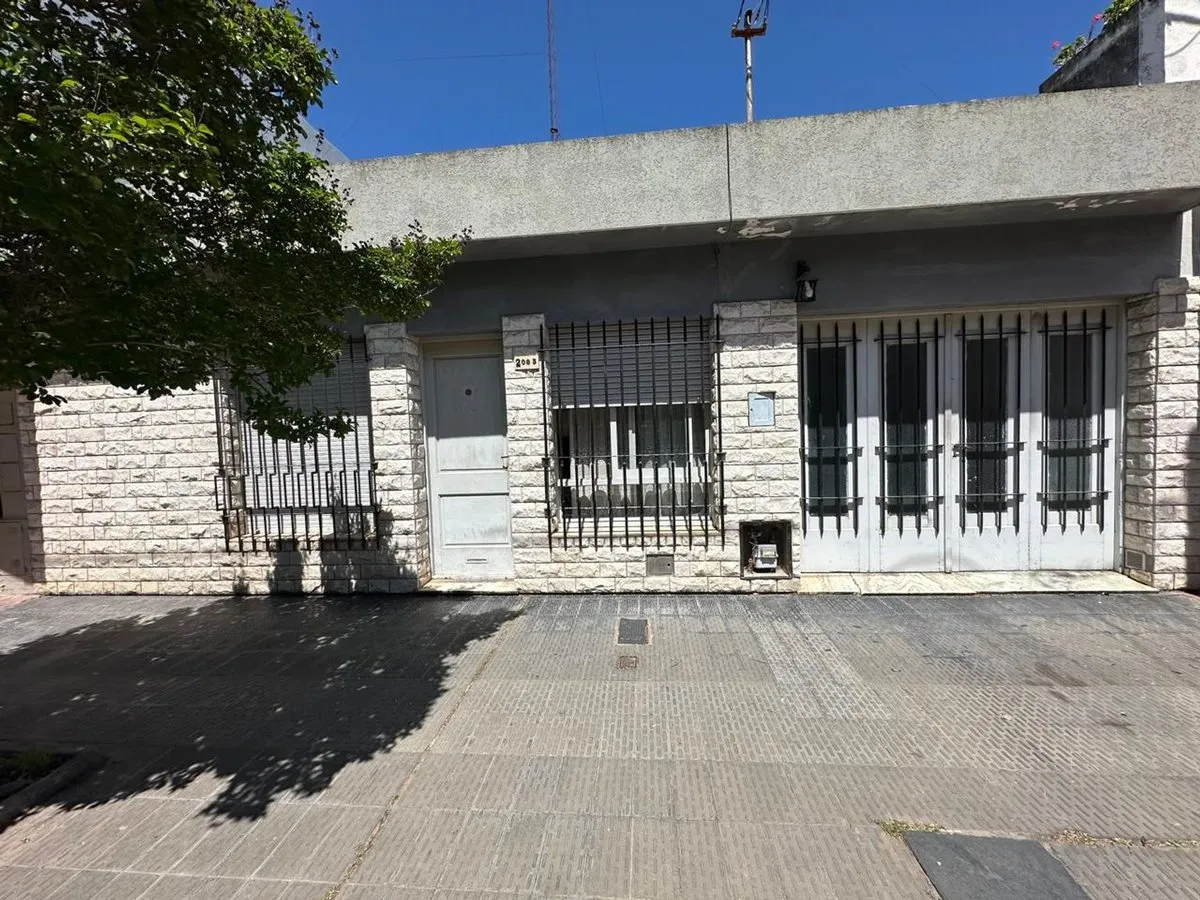 Casa en Juan José Paso 2000