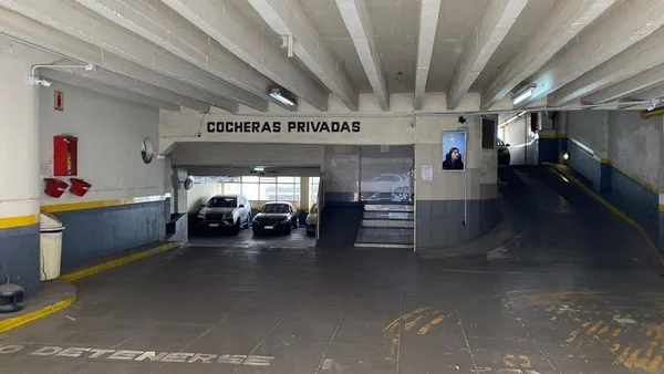 Cochera en Larrea 1400