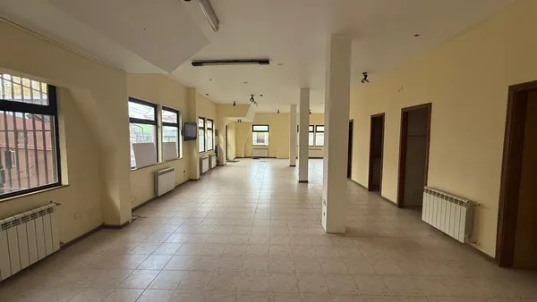 Oficina en 25 de Mayo 200