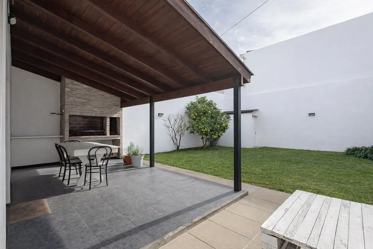 Casa en Anatole France 2900