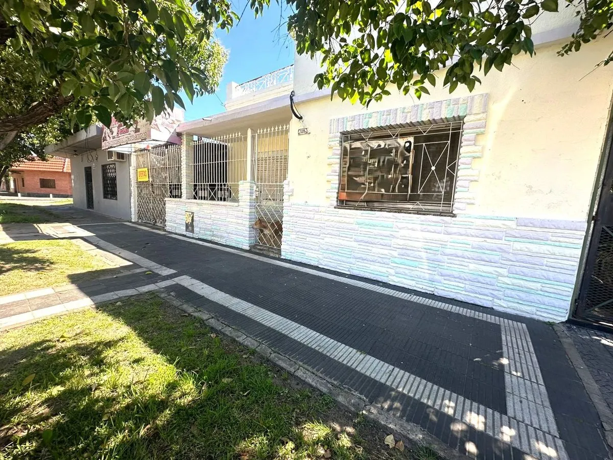 Casa en Malvinas Argentinas 6300
