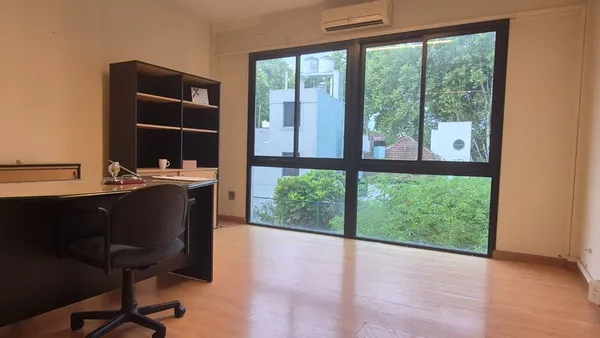 Oficina en Avenida Maipú 2200