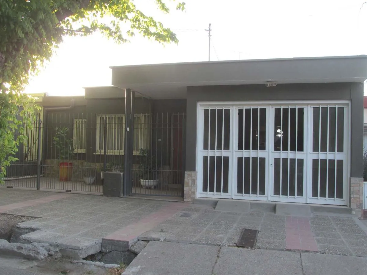 Casa en 25 de Mayo 300