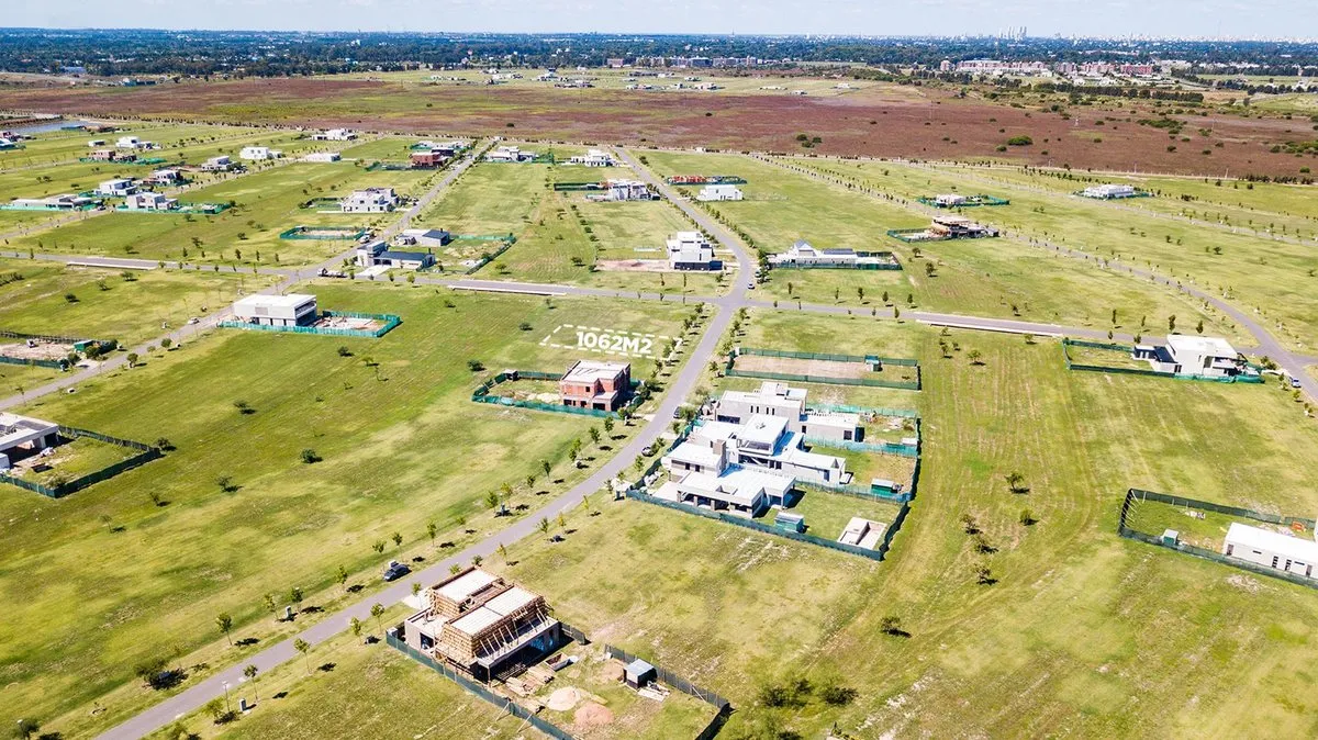 Lote en Avenida Arturo Illia 100