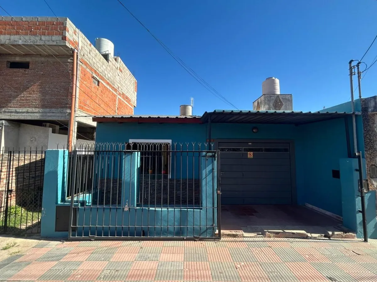 Casa en Montes de Oca 3800