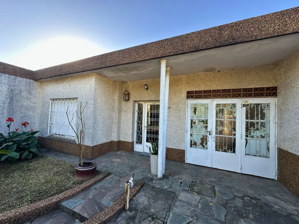 Casa en Tucumán 300
