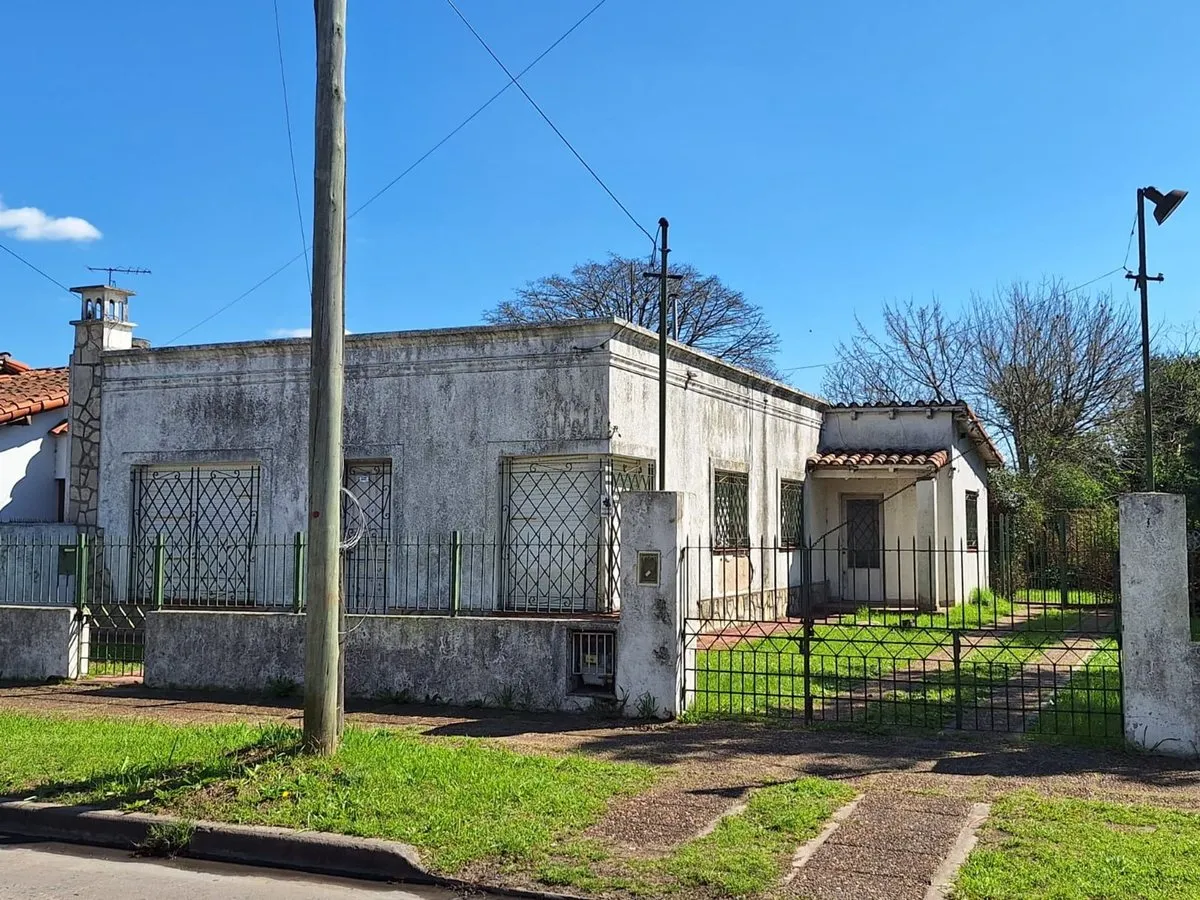 Casa en Eva Peron 300