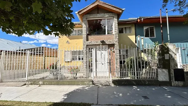 Casa en Intendente Catena 500