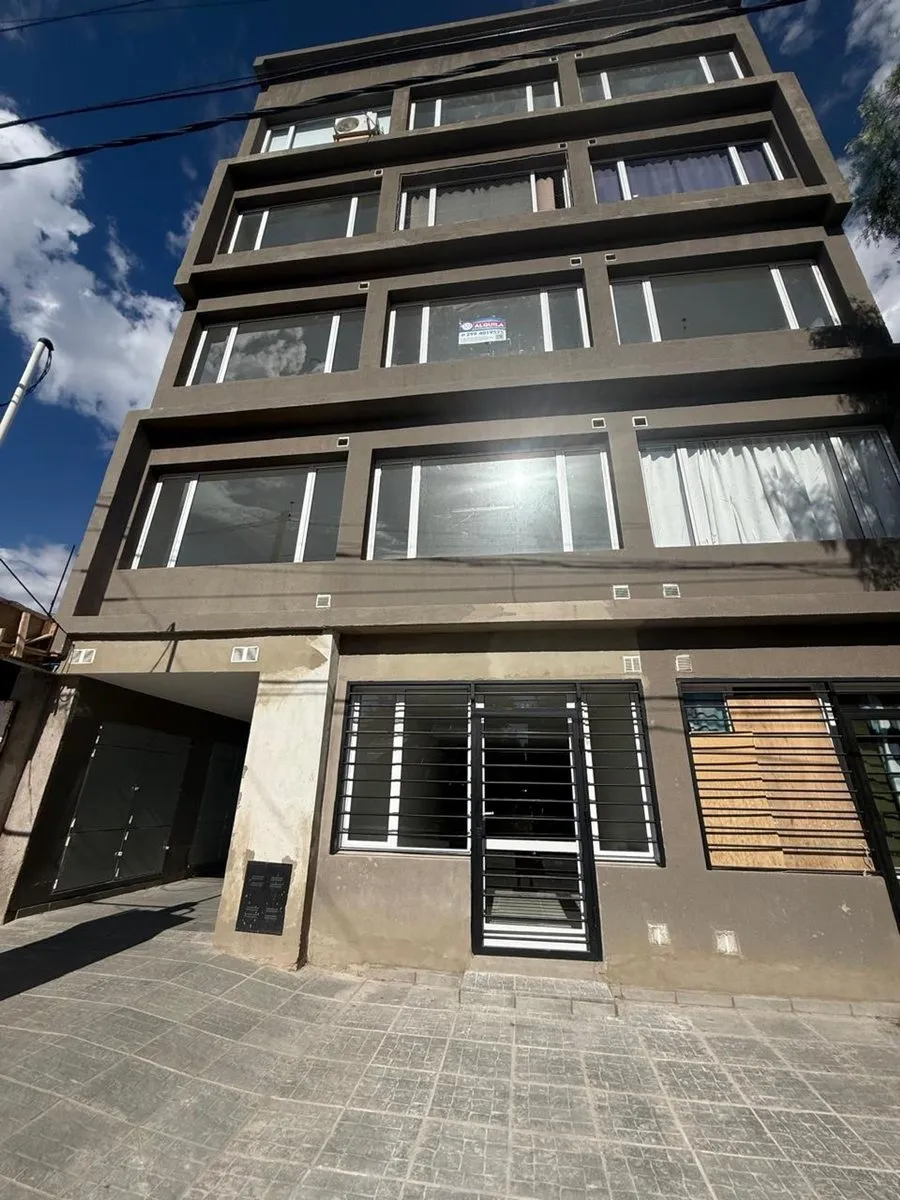 Departamento en Miguel Muñoz 900