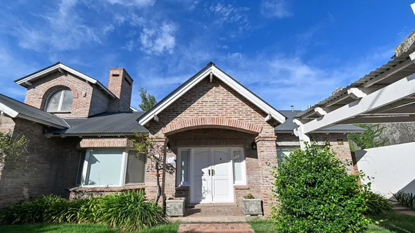 Casa en Junín 1000