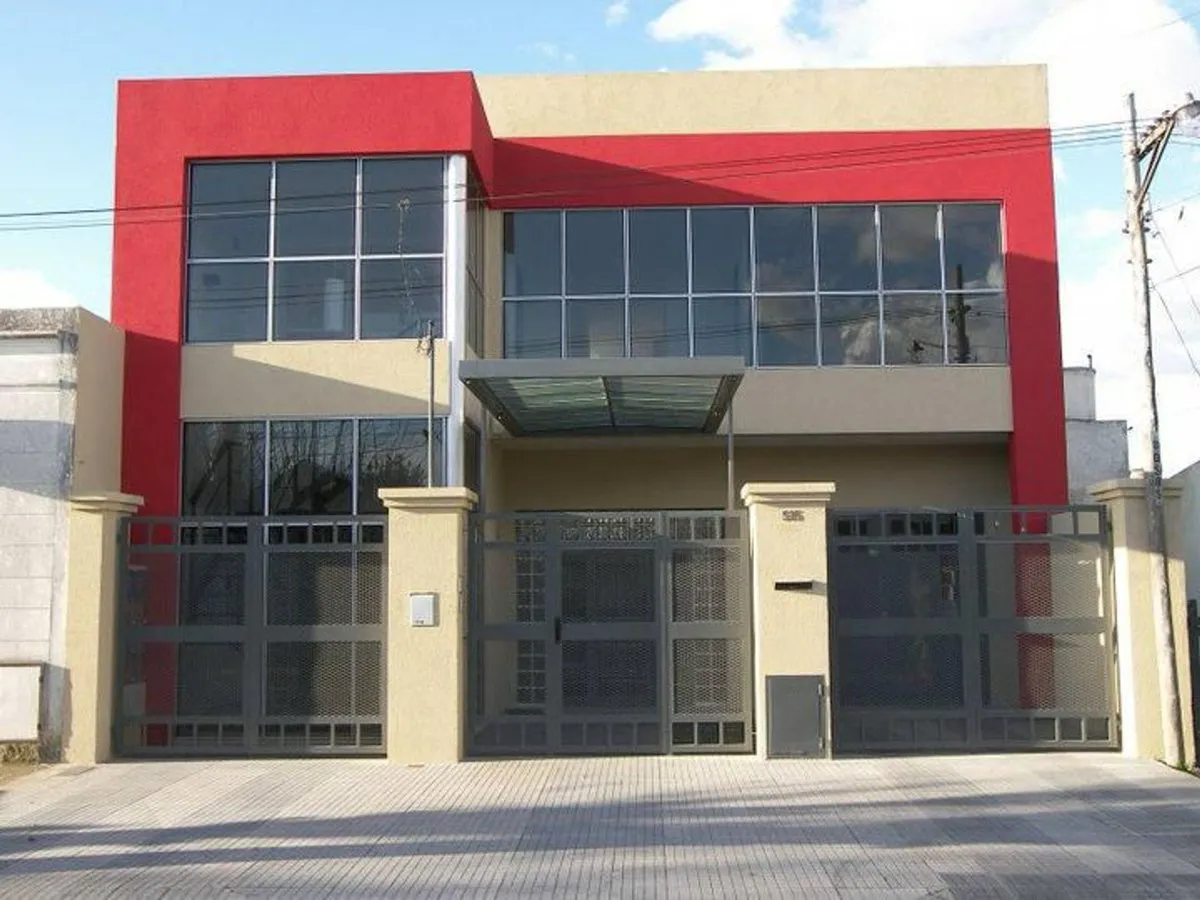 Oficina en 119 E/ 526 y 527 Nº 500