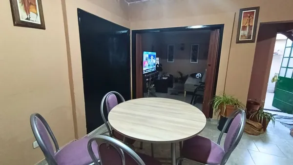 P H en Padre Luis Monti 2300