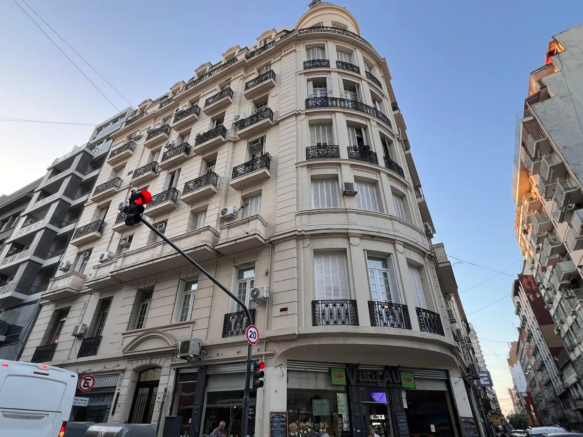 Departamento en Teniente General Juan Domingo Perón 1400