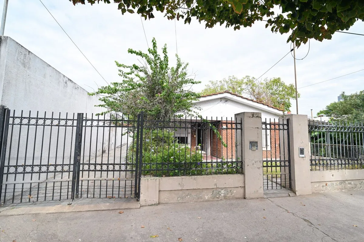 Casa en Lisandro de la Torre 1000